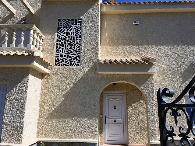 Casa espaciosa con chimenea - foto 3