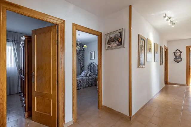 Chalet independiente con muchas posibilidades en Gojar. — 24