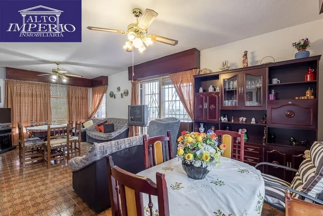 Gran casa con parcela y piscina en Cájar — 8