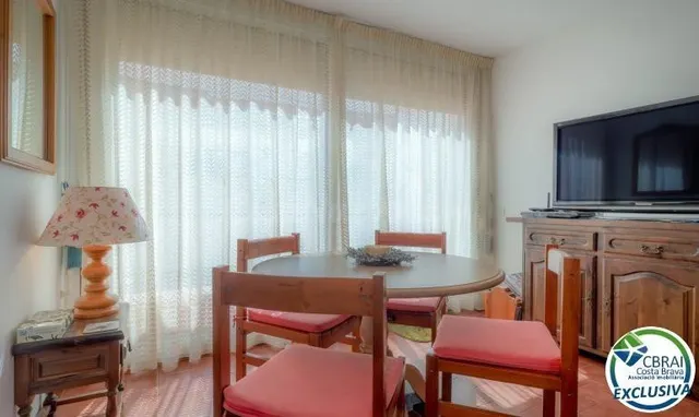 Appartement situé sur la troisième ligne de mer avec piscine - foto 4
