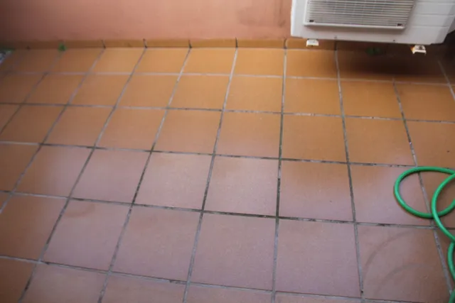 se vende casa adosada en el centro a tan solo 150 metros de la playa — 46