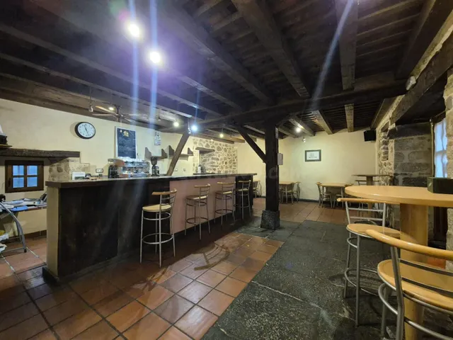 EN VENTA CASA CON JARDÍN EN EL CENTRO DE VILLASANA DE MENA - foto 4