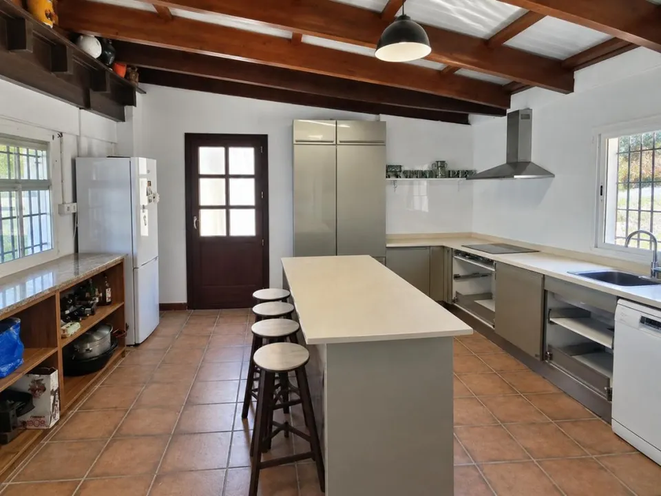 VENTA DE EXCEPCIONAL FINCA RÚSTICA CON GRAN PARCELA Y EDIFICACIONES EN ESTEPONA