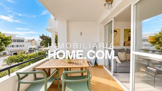 Espectacular apartamento con terraza, piscina y licencia turística en segunda línea de playa en La Carihuela, Torremolinos — 9