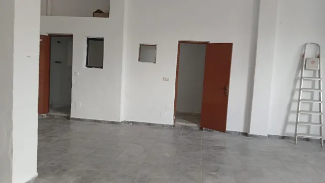 Se vende casa con bajo comercial — 30