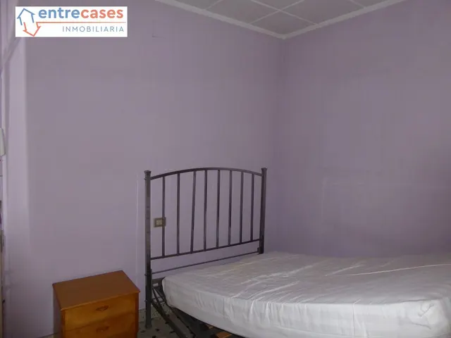 CASA A TRES ESQUINAS SITUADA A ESCASOS METROS DE LA IGLESIA DE LA ASUNCION. — 12