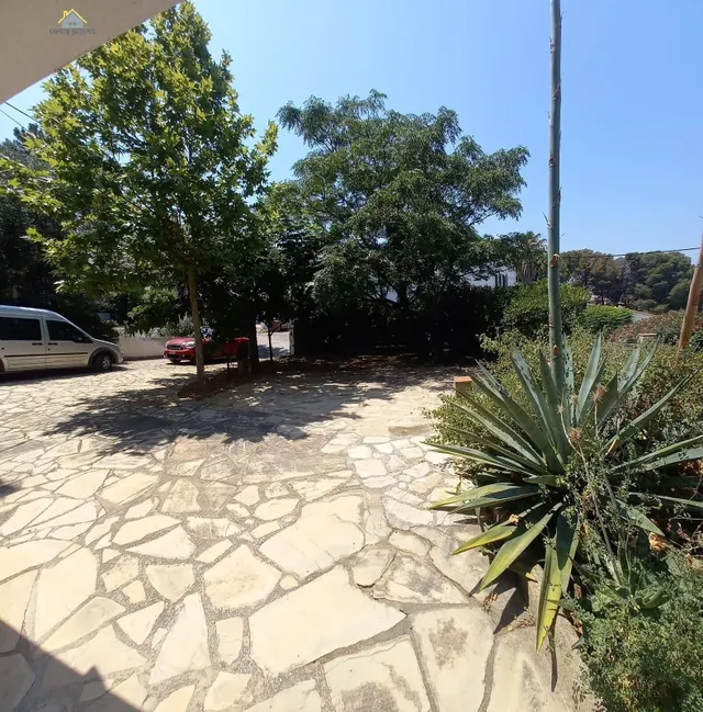 Casa con jardín y vistas en venta en el puerto de Llançà. — 46