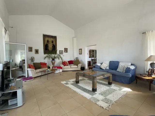 Exclusivo chalet con 9000m2 de parcela — 29