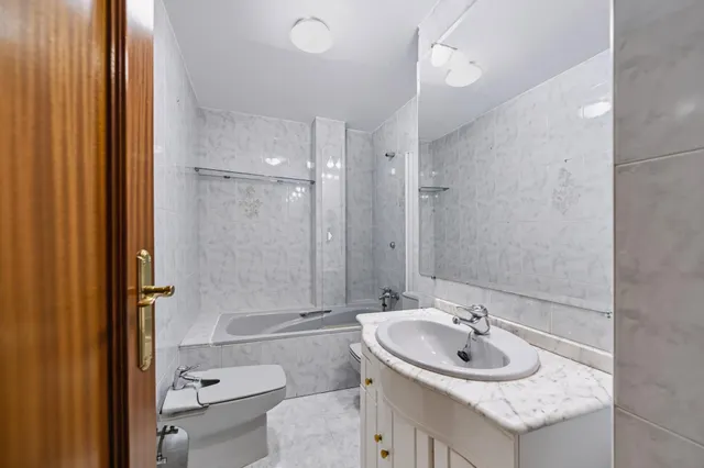 2ª PLANTA EXTERIOR EN BUENAVISTA: TERRAZA CON VISTAS, GARAJE DOBLE Y UN AMPLÍSIMO TRASTERO. — 26