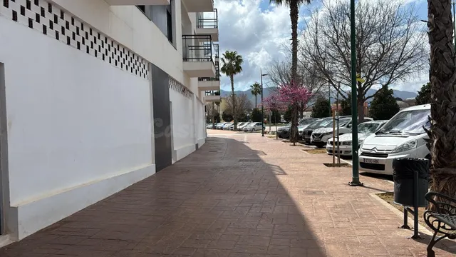 ¡Se alquila amplio local comercial en Alhaurín de la Torre! - foto 5