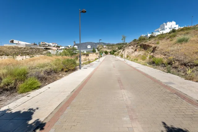 Venta de solar urbano en La Zubia (Zona Altos de La Zubia) — 12