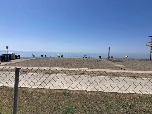 Exclusivo apartamento en primera línea de playa con acceso d - foto 5
