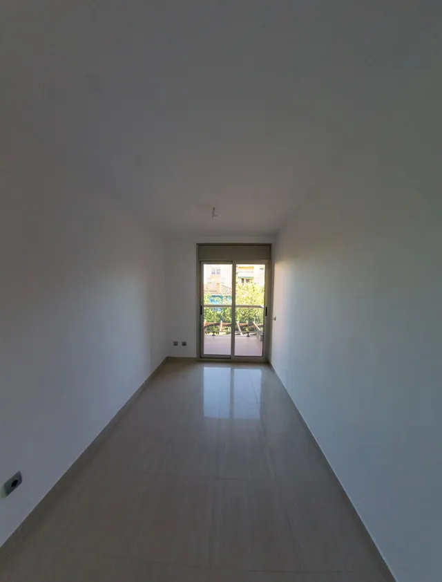 CASA ESQUINERA DE 5 habitaciones EN BARENYS — 28