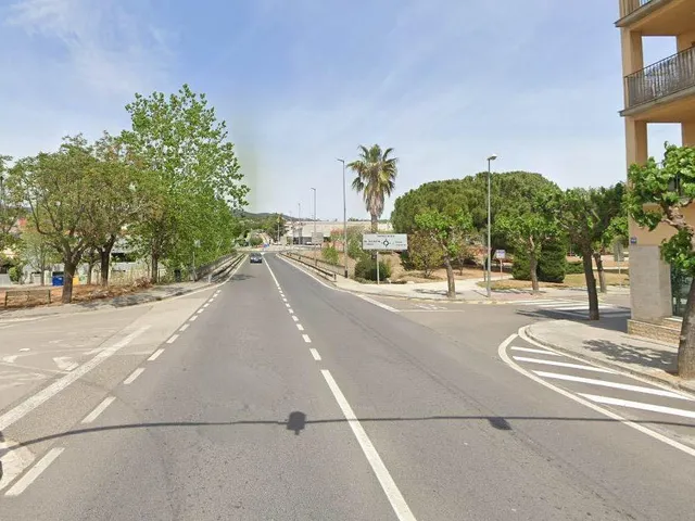 Amplio local alquilado para inversores en zona Bóbiles de Piera — 18