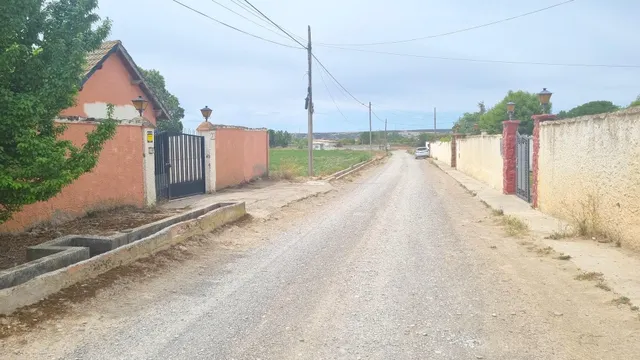 SAN MATEO DE GALLEGO,  PARCELA URBANA VALLADA de  1.860 m2. — 18