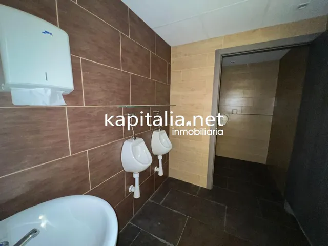 BAR RESTAURANTE+VIVIENDA A LA VENTA EN BARCHETA — 42