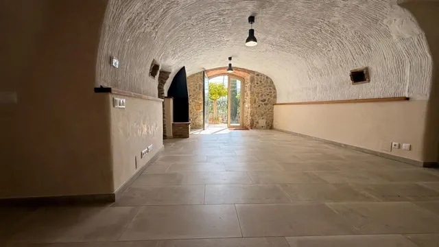 EXCLUSIVA CASA RÚSTICA CON JARDÍN, PISCINA Y VISTAS ABIERTAS — 14