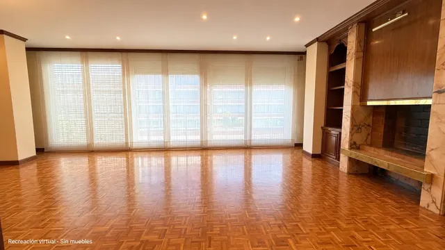 Amplia vivienda de 4 habitaciones con terraza acristalada, chimenea y aparcamiento — 3