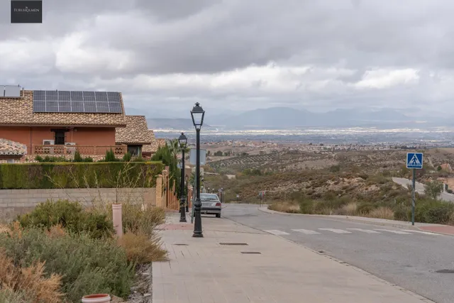 VENTA DE PARCELA EN LA URBANIZACIÓN CAÑADAS DEL PARQUE — 48