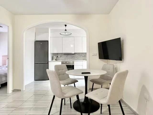 Bungalow con terraza, Alicante, Torrevieja. 2 habitaciones, 61 m2, 450 metros del mar — 7