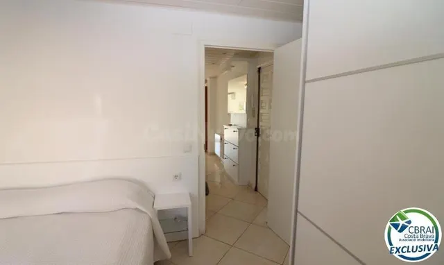 Encantador apartamento en venta en Empuriabrava con vistas a - foto 5