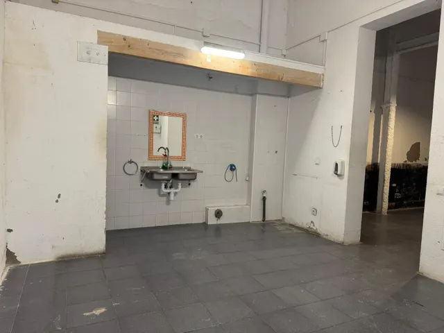 Dos Locales Comerciales - Carrer de l'Om — 13