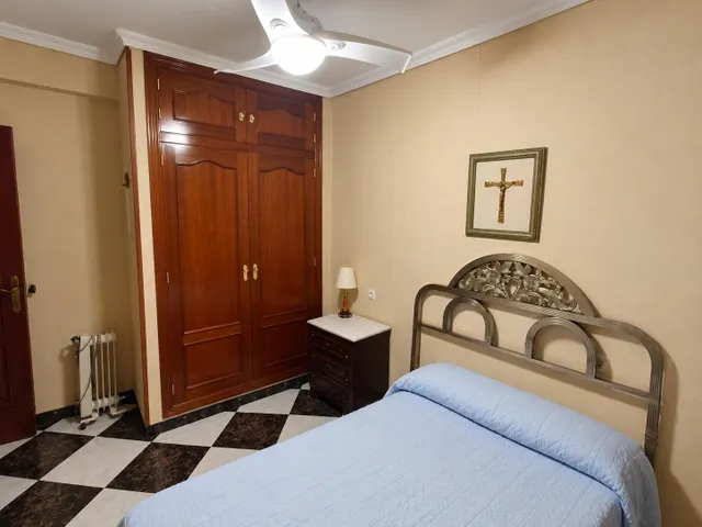 Piso en la zona de Levante con Terraza, exterior y muy Luminoso. — 10