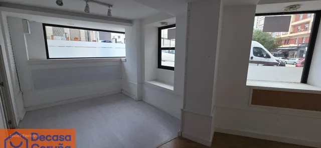 Local comercial en Torre Coruña Av. Calvo Sotelo esquina con Paseo de Ronda, gran escaparate, muy luminoso — 10