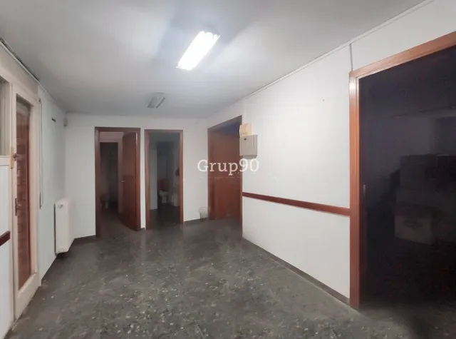 3 LOCALES COMERCIALES EN  ZONA INSTITUT — 30