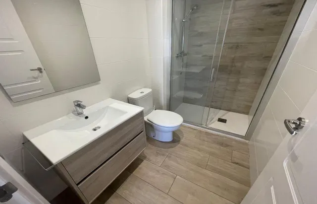 BONITA CASA EN PUEBLO MARINERO, CON ENCANTO — 17