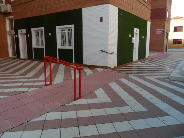 OPORTUNIDAD ÚNICA, LOCAL COMERCIAL O REALIZAR VIVIENDA como ESTUDIO  EN AV, MADRID , EL MEJOR PRECIO DE LA ZONA ¡¡GRAN CHOLLO!! — 3