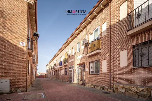 INMORRENTA VENDE EN EXCLUSIVA CHALET EN VILLAMANTA