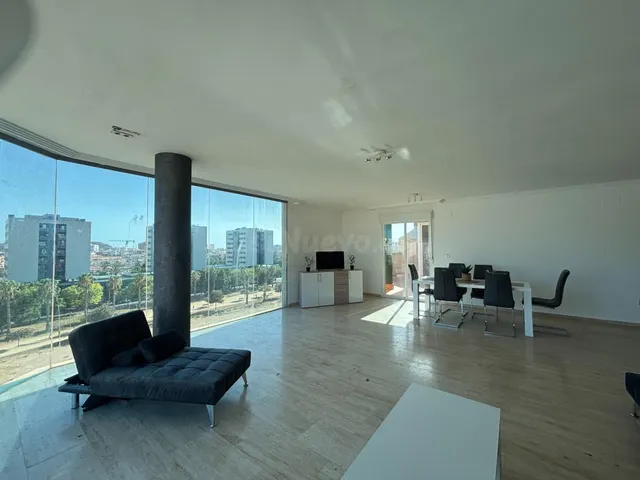 ÁTICO ESQUINERO CON TERRAZA - foto 2