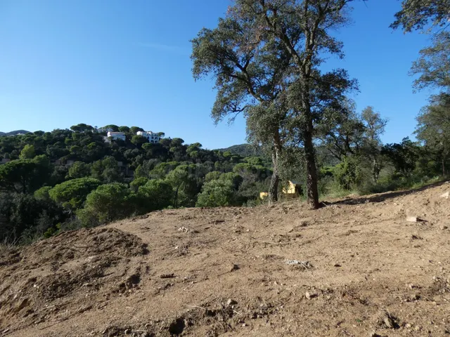 CALONGE, Urb. Mas Pere, parcela de 770 m2. con vistas a mont - foto 5