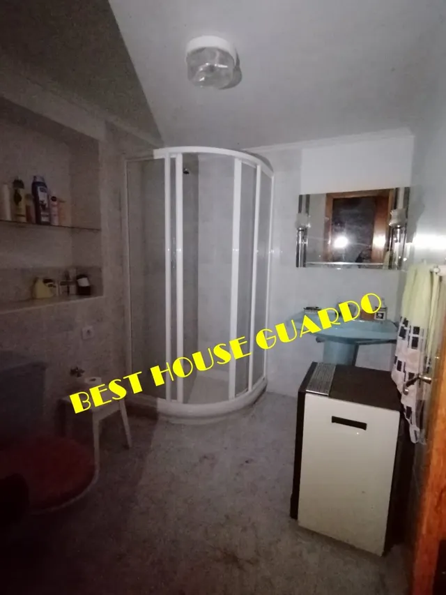VIVIENDA Y CUADRA EN EL CENTRO DE VELILLA DEL RIO CARRION — 6