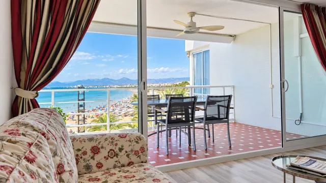 EXCLUSIVO DÚPLEX EN PRIMERA LÍNEA DE PLAYA CON DOS TERRAZAS  - foto 4