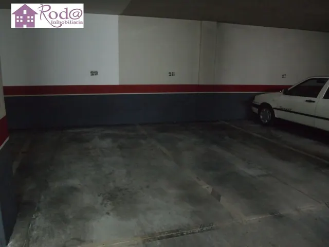 ALQUILER DE PLAZAS DE GARAJE EN AVENIDA COMPOSTILLA Nº 10 - 12 — 5