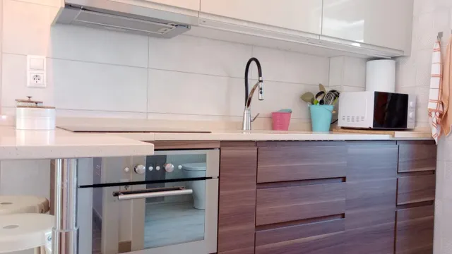 Reformado apartamento en zona Avenida Mediterránea a pocos minutos andando hasta playa Levante. — 13