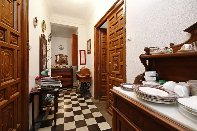 Calle Arriola junto San Juan de Dios — 37