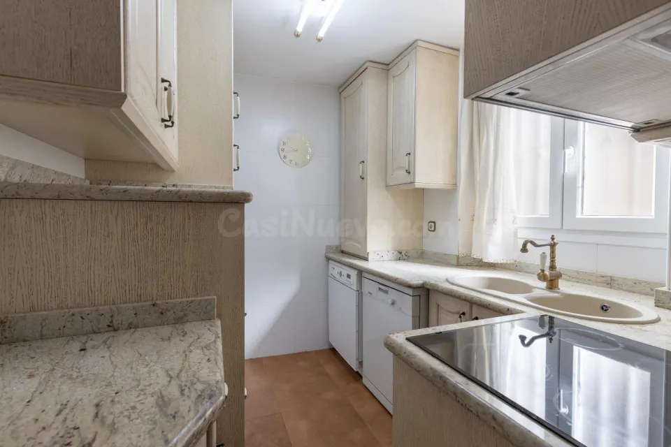 OPORTUNIDAD DE VENTA DE PISO EN ZONA ANCHA DE CAPUCHINOS