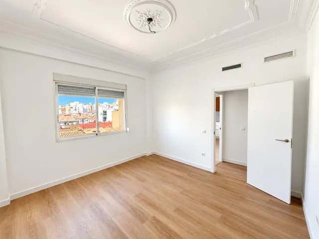 Piso de 4 habitaciones y reforma integral en pleno centro de Valencia — 16