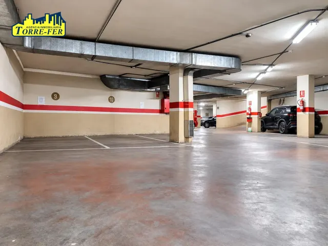 Centrica plaza de aparcamiento en alquiler en puerta de purchena. — 7