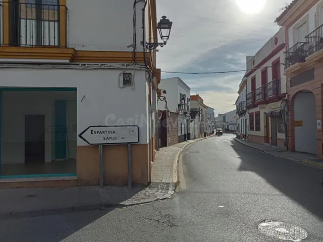 Local comercial en venta en pleno centro de Umbrete - foto 3