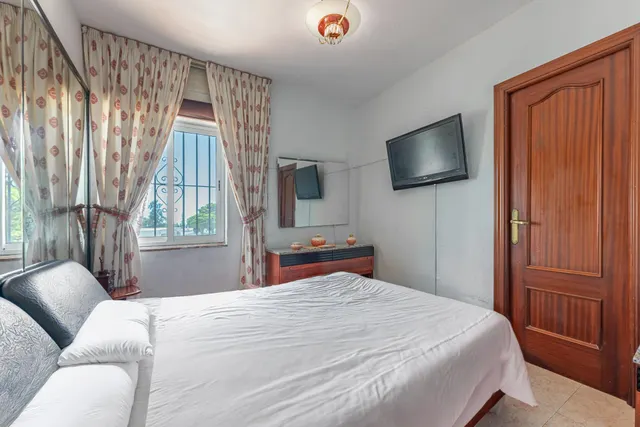 ¡Oportunidad en Doña Pilar! Piso de 2 dormitorios con piscina, jardines, parking y pista de tenis — 13