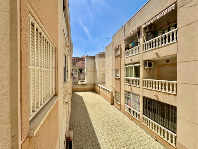 moderno apartamento en el corazón de torrevieja — 25