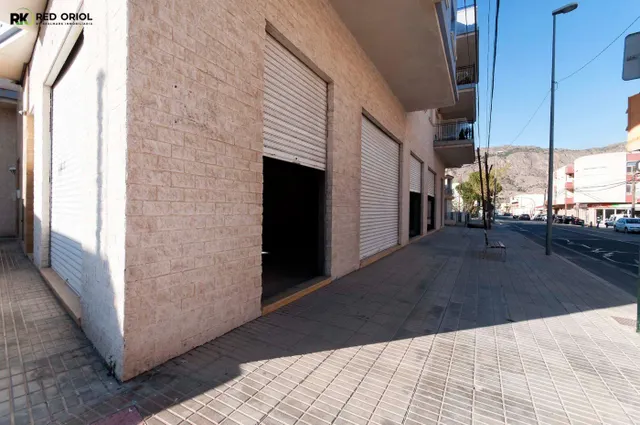 SE ALQUILA AMPLIO LOCAL COMERCIAL EN EL RAIGUERO DE BONANZA. — 3