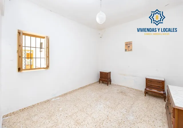 ¡CASA EN UNA SOLA PLANTA, CREA TU VIVIENDA IDEAL EN ALBOLOTE! Casa en una sola planta con patio, garaje y un gran potencial. — 16