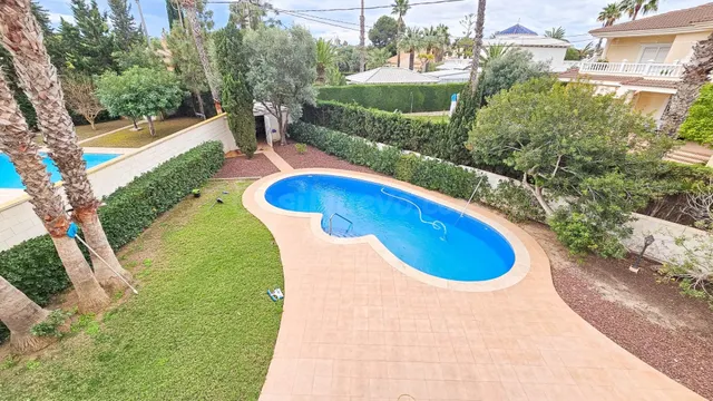 VILLA DE 7 DORMITORIOS EN ORIHUELA COSTA ( CABO ROIG ) - foto 3