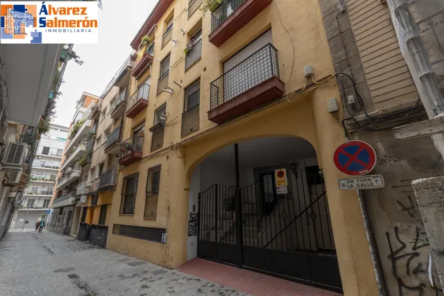 Amplio piso con garaje y trastero en el centro — 47
