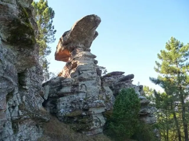 IDEAL INVERSORES - PUEBLO RUSTICO EN HENAREJOS — 48